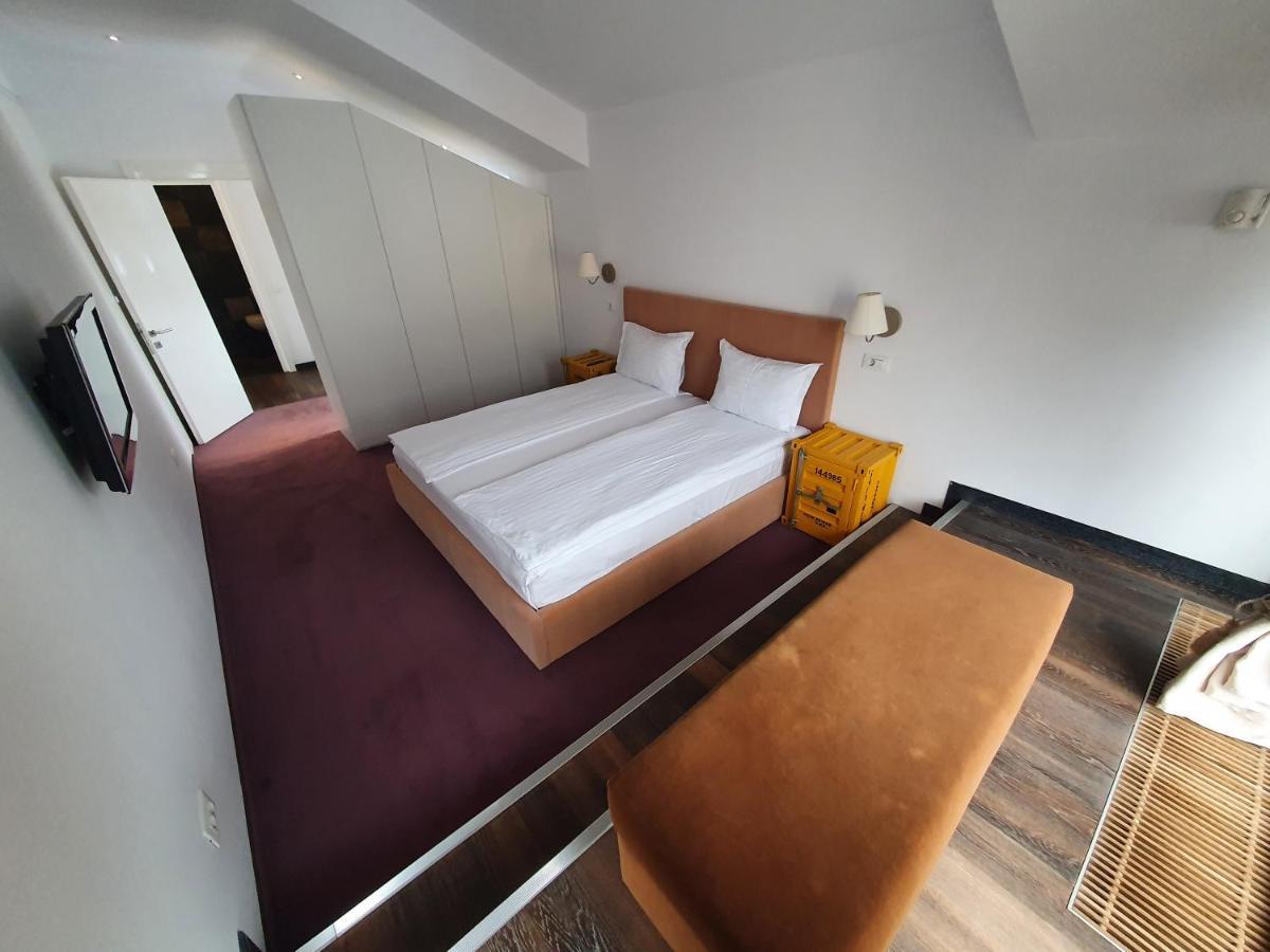 Apart Hotel Vlad Tepes Brasov Exterior photo