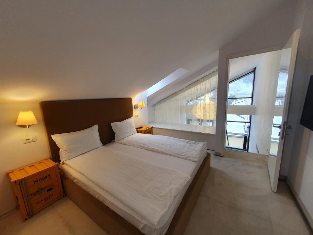 Apart Hotel Vlad Tepes Brasov Exterior photo