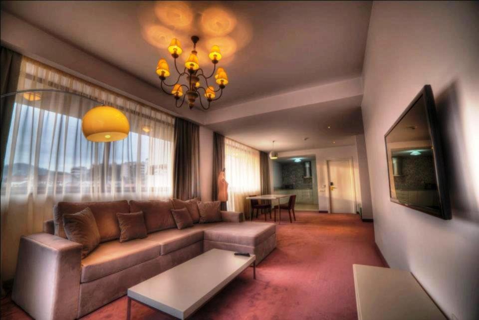 Apart Hotel Vlad Tepes Brasov Exterior photo