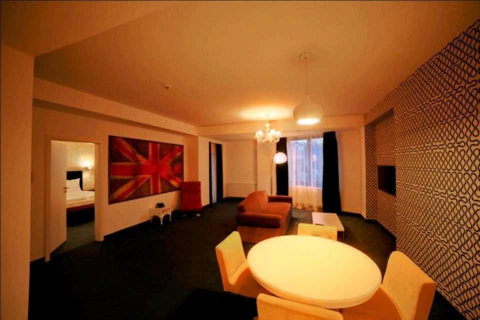 Apart Hotel Vlad Tepes Brasov Exterior photo