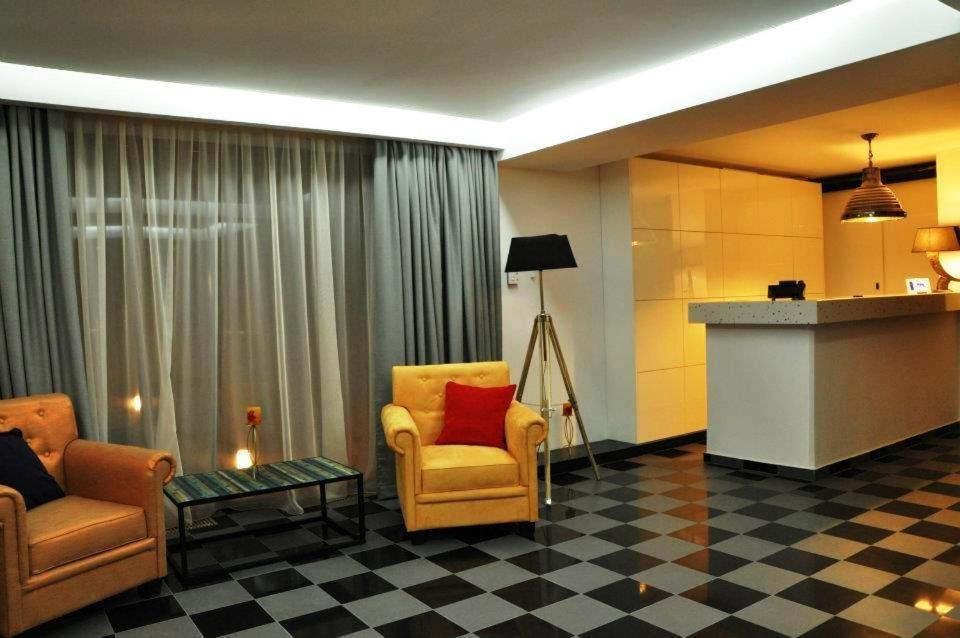 Apart Hotel Vlad Tepes Brasov Exterior photo