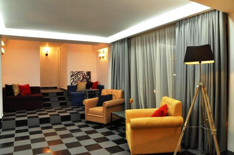 Apart Hotel Vlad Tepes Brasov Exterior photo
