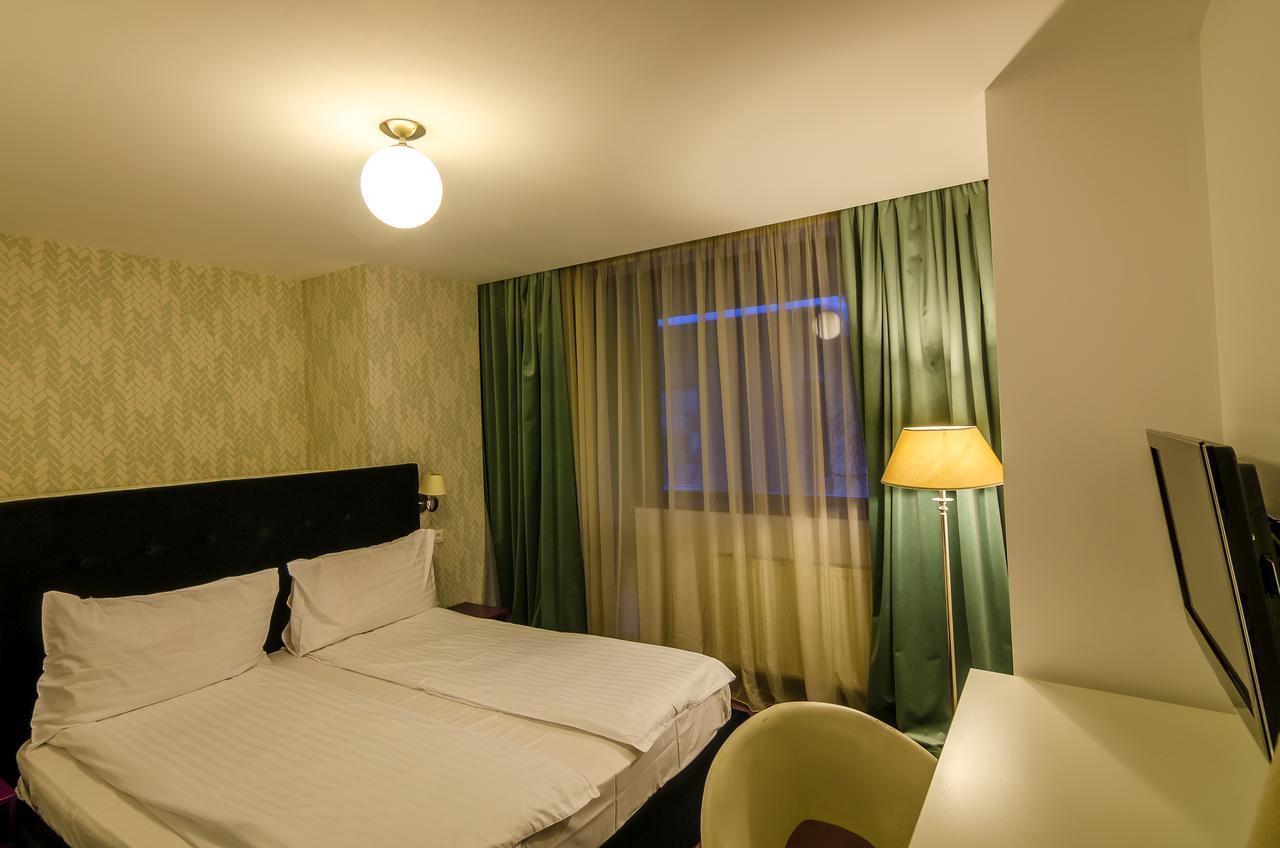 Apart Hotel Vlad Tepes Brasov Exterior photo