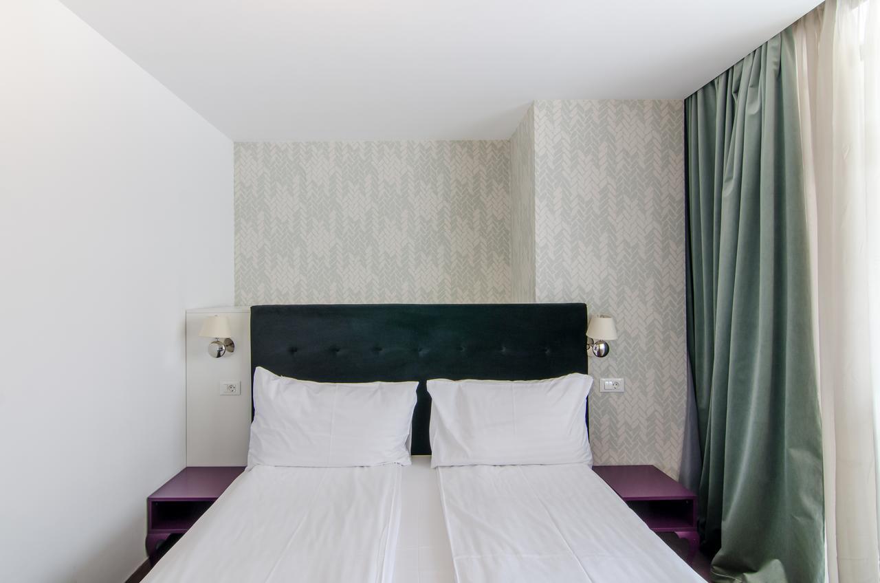 Apart Hotel Vlad Tepes Brasov Exterior photo