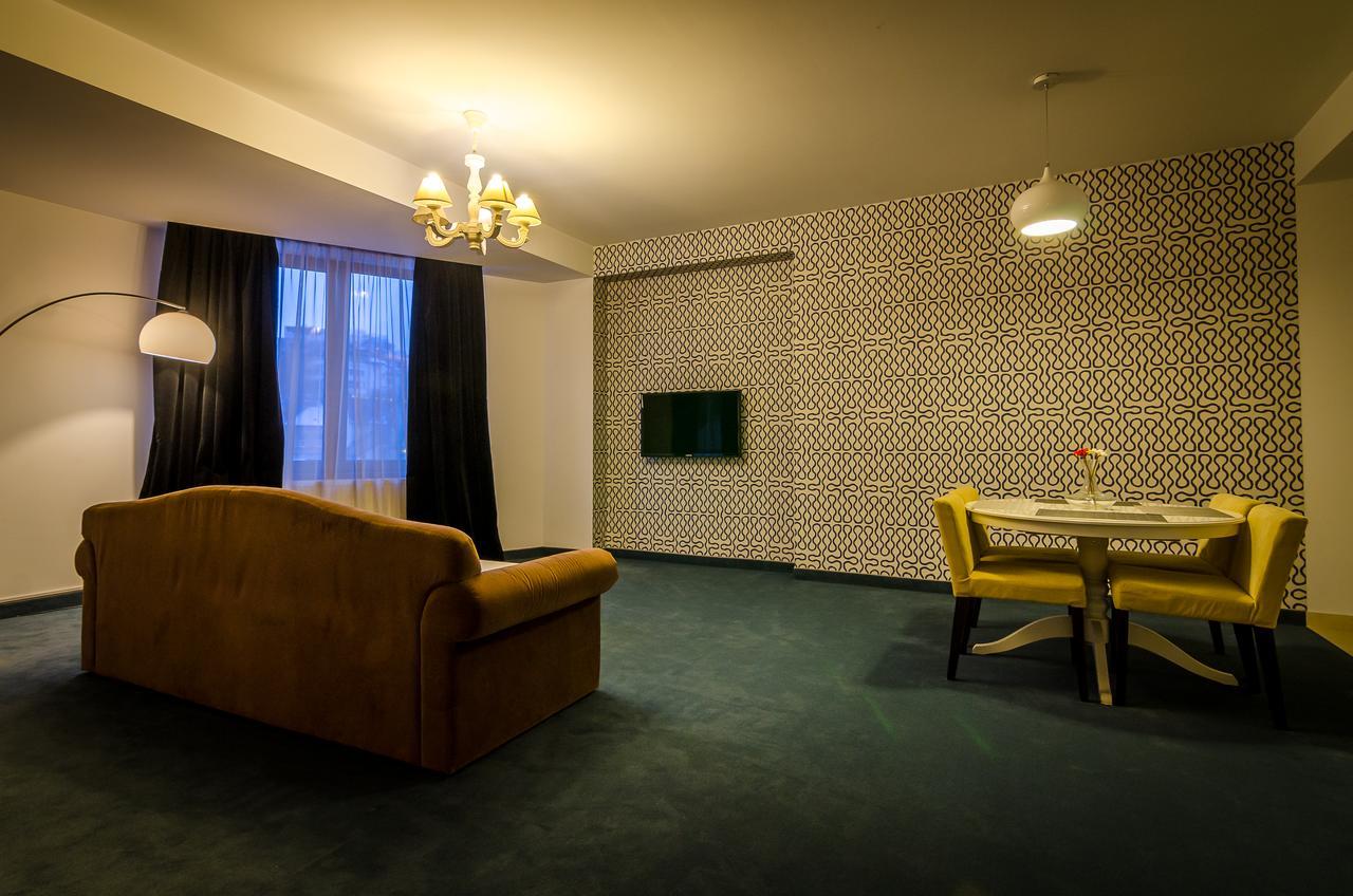 Apart Hotel Vlad Tepes Brasov Exterior photo