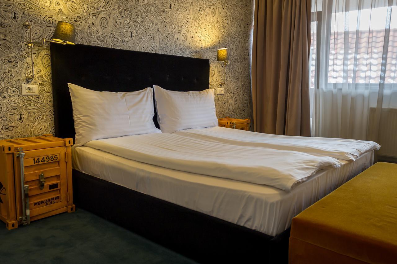 Apart Hotel Vlad Tepes Brasov Exterior photo
