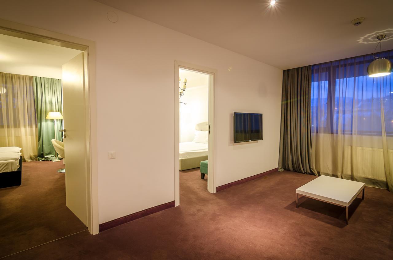 Apart Hotel Vlad Tepes Brasov Exterior photo