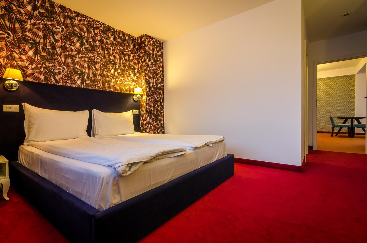 Apart Hotel Vlad Tepes Brasov Exterior photo