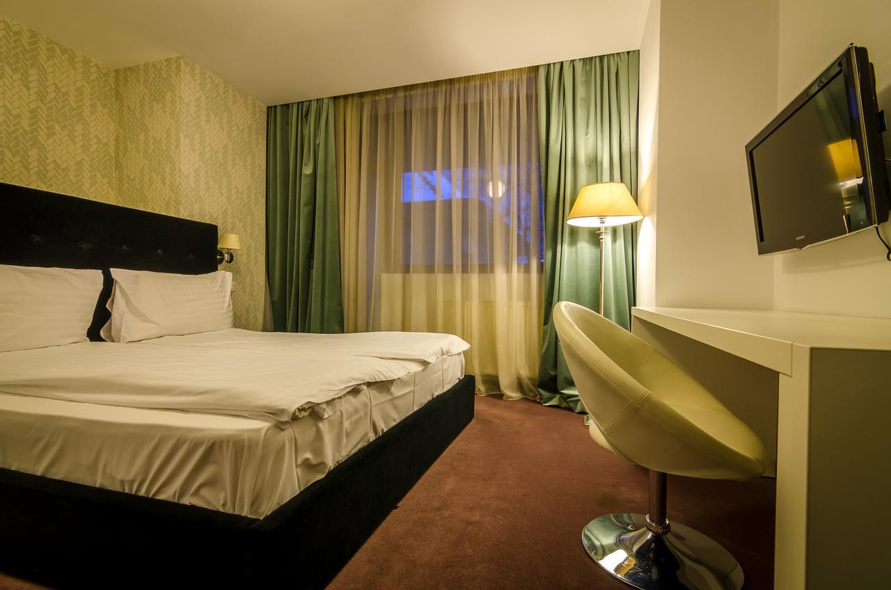 Apart Hotel Vlad Tepes Brasov Exterior photo